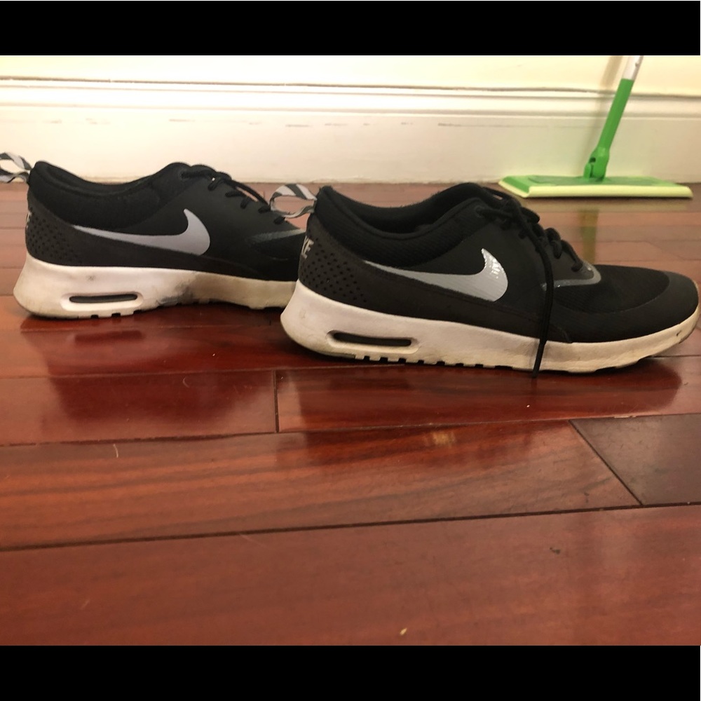 Nike Black Tennis Shoes